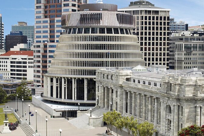 1/2 Day Guided Wellington Tour incl. Cable Car (Vans not buses) - Weta Cave and Oriental Bay: Film, Effects, and a Prime Waterfront Area