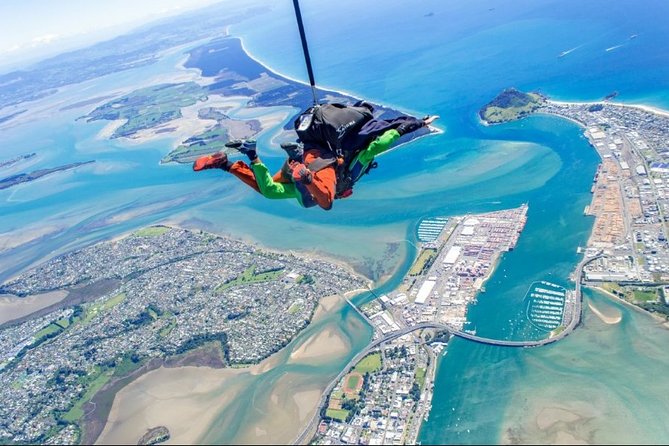 15,000ft Tandem Skydive in Tauranga - Bay of Plenty - What To Wear and What To Expect Day-Of (Without Guessing Too Hard)