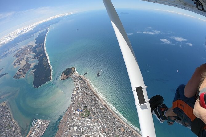 15,000ft Tandem Skydive in Tauranga - Bay of Plenty - Arrival Timing: The 30-Minute Briefing That Keeps You Calm