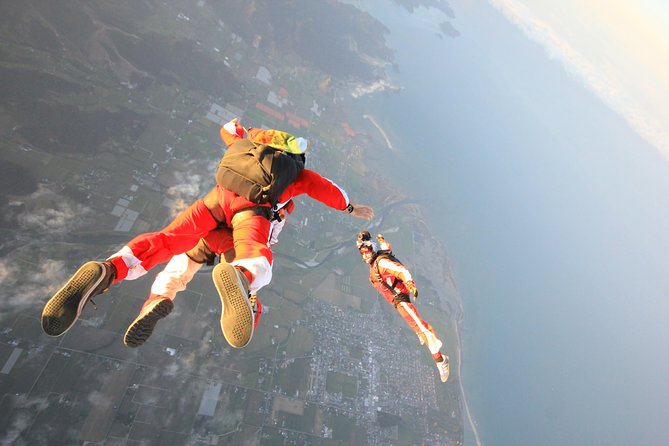 16,500ft Skydive over Abel Tasman with NZ's Most Epic Scenery - Photos and video, and the smart way to use them