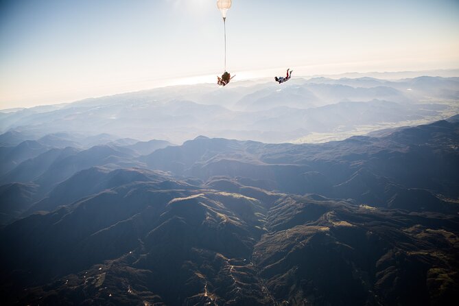 18,000ft Tandem Skydive over Abel Tasman - First impressions in Nelson, then straight into the sky