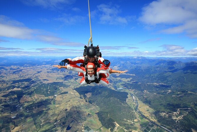 18,000ft Tandem Skydive over Abel Tasman - “Two national parks” in the sky: what to listen for in briefing