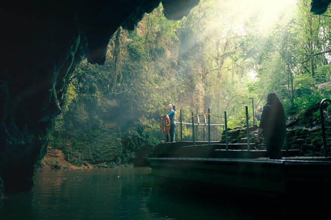 2 Day Tour Auckland to Hobbiton, Waitomo, Rotorua and Taupo - Key takeaways before you go