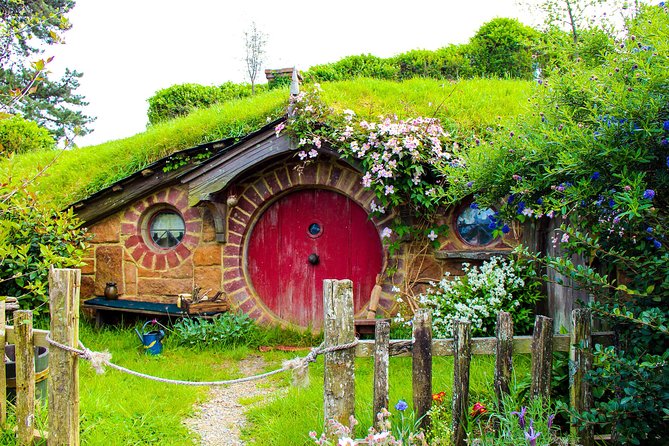 2 Day Waitomo Caves, Hobbiton Movie Set and Rotorua Tour from Auckland - Getting back to Auckland: plan for the final handoff point