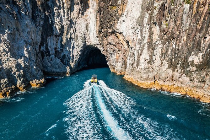 2 Hour Cathedral Cove and Volcanic Coast Cruise with Shade Canopy - A shaded Coromandel cruise that makes Cathedral Cove easy