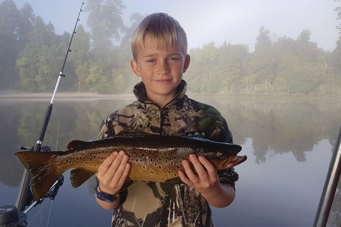 3-Hour Fishing Charter Experience at Franz Josef Glacier - Stop 1: Lake Mapourika, the quiet water where the bite happens