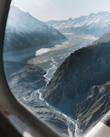 45-Minute Glacier Highlights Helicopter Tour from Mount Cook - Stop 1: Tasman Glacier, Plus That Rare Engine-Off Time