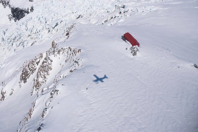 45-Minute Glacier Highlights Ski Plane Tour from Mount Cook - Why the Tasman Glacier landing feels different