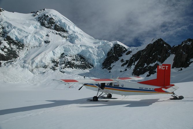 45-Minute Mount Cook Ski Plane and Helicopter Combo Tour - The glacier landing and why the engine-off moment matters