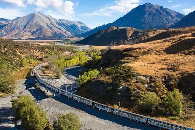 5 Day South Island New Zealand Private Tour from Queenstown - Day 1: Queenstown to Fiordland, cruise time, then Te Anau glowworms