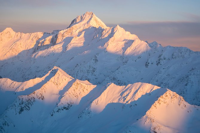 55 minute Grand Circle Ski Plane - Tasman Glacier, Tasman Terminal Lake, and the Southern Alps snow line