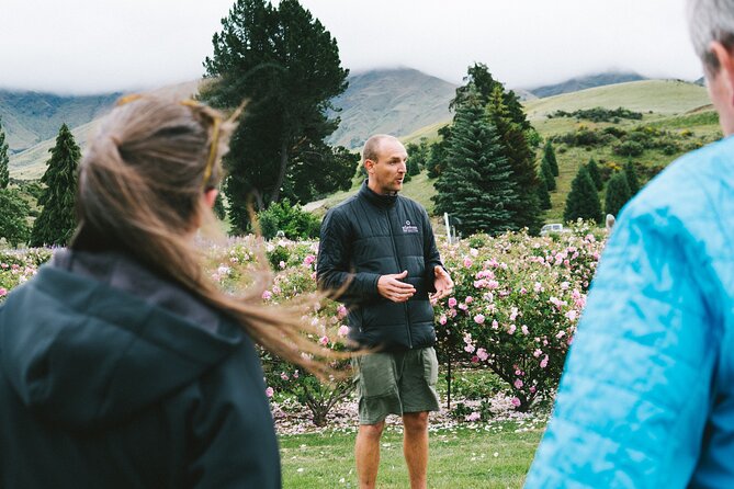 6 Hour's - Queenstown's Helicopter Gin Tour - A gin crawl with a helicopter ride to the Crown Range