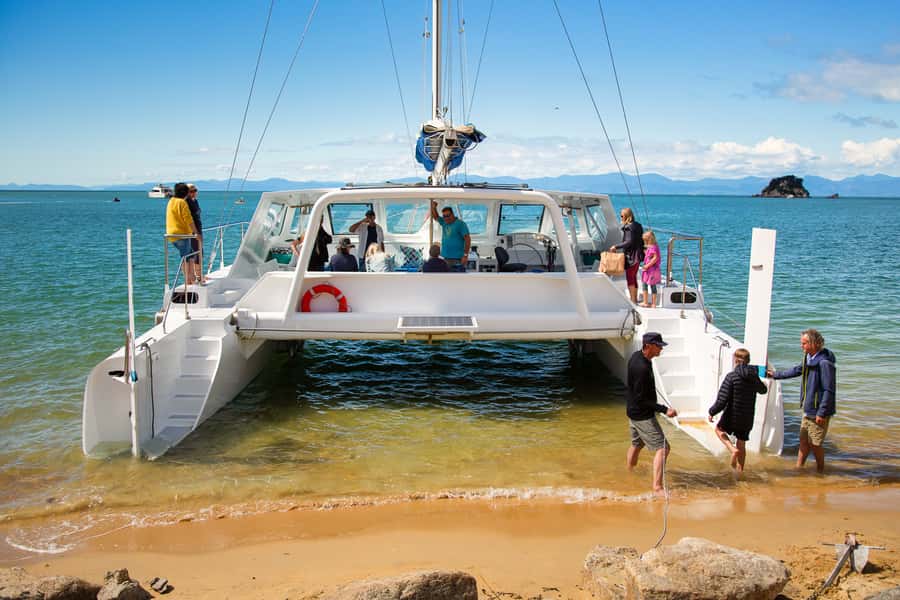 Abel Tasman National Park: Self-Guided Walk & Sailing - Sailing under sail to Kaiteriteri: relaxed coast time