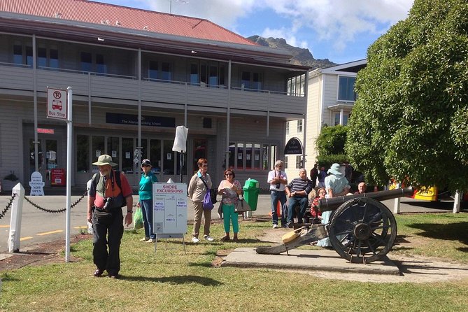 Akaroa Shore Excursion: Christchurch City Tour and Jet Boating - Christchurch Botanic Gardens and Museum: a short stop that sets the tone