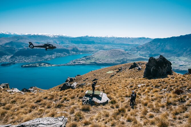 Altitude Golf by Helicopter from Queenstown - Over The Top par 3: tee boxes, altitude, and the one-hole focus