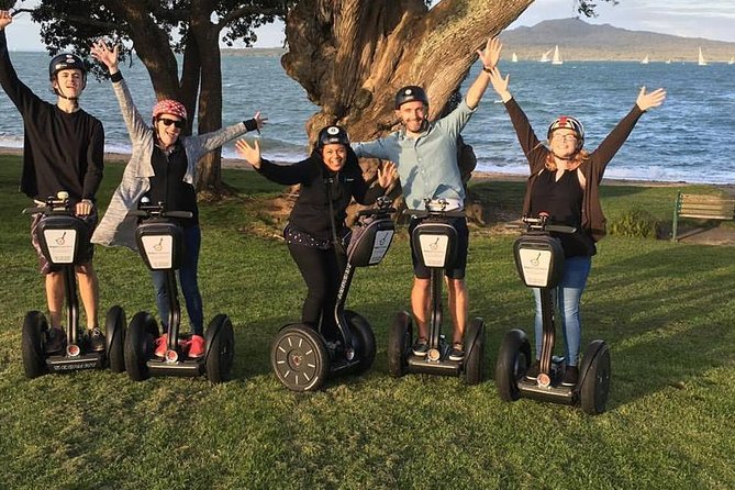 An Hour long Taste of the Segway Sensation and Sightseeing fun - Key Highlights at a Glance