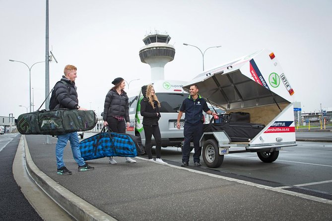 Arrival Transfer: Wellington Airport to Central Wellington City Centre Hotels - Shared transfer reality: small group, shared ride