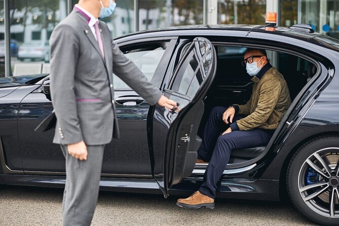 Arrival Transfer: Wellington Airport to Central Wellington City Centre Hotels - Driver service: friendly, calm, and what to expect