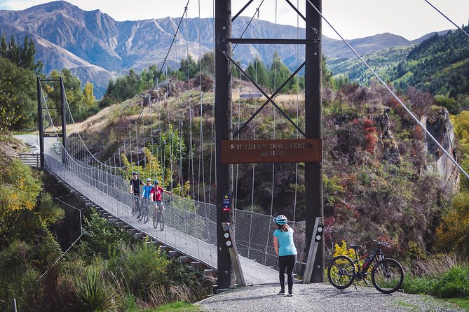 Arrowtown to Gibbston – Iconic Arrow River Bridges Bike Ride - Meeting point, transfers, and getting kitted out fast