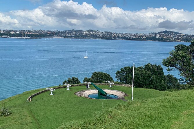 Auckland City Tour — One Day The Ultimate Auckland Experience - Stop 2: Auckland Harbour Bridge, Skyline Views From the Road