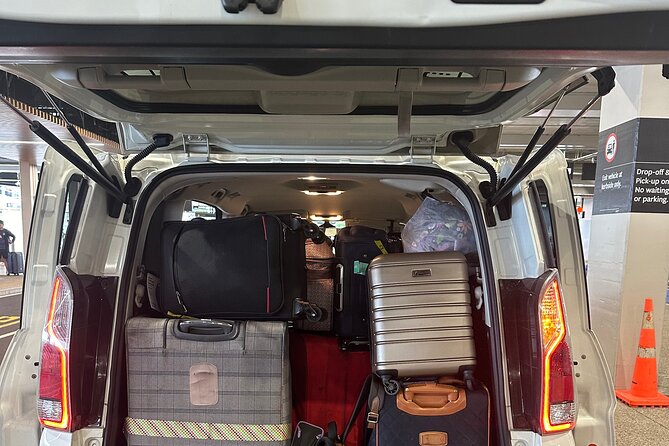 Auckland Downtown Hotel Transfers to/from Cruise Ship in Minivan - Where you start: Auckland Central pickup and wharf drop-off
