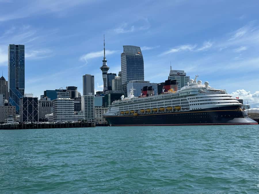 Auckland: GoGuided Auckland City Tour - Westhaven photo stop, a quick shot of the marina life