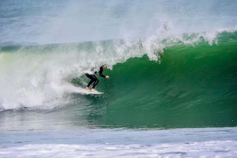 Auckland: Group Surfing Lesson with Muriwai Surf School - In-water coaching: how small groups help you progress