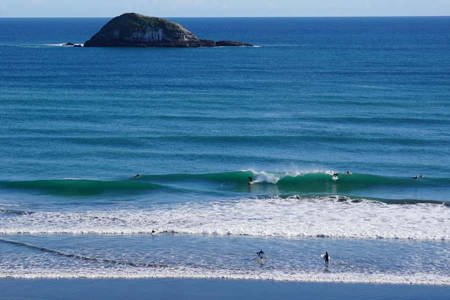 Auckland: Group Surfing Lesson with Muriwai Surf School - Safety on Muriwai: why the shoreline briefing matters