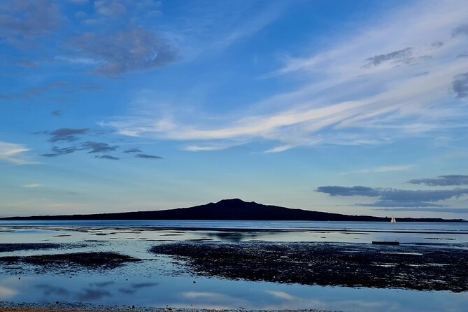 Auckland Half Day City Tour - Heart of Auckland - Cornwall Park and One Tree Hill, green space with Māori connections