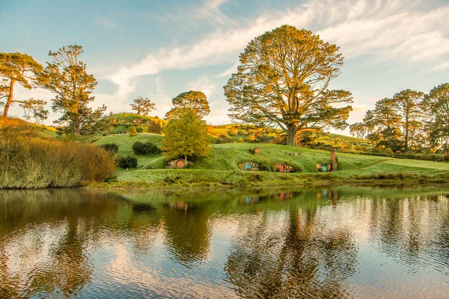 Auckland: Hobbiton Movie Set Day Trip with Festive Lunch - Who Should Book This Hobbiton Tour From Auckland