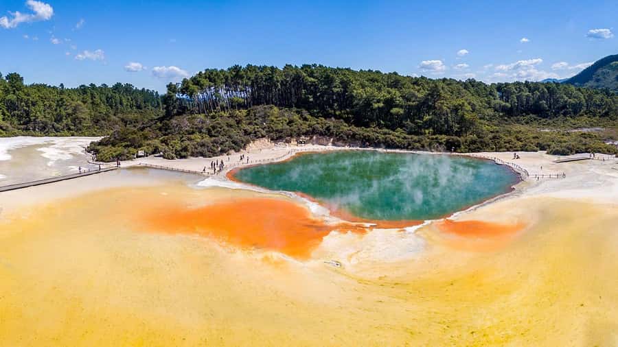 Auckland: Rotorua Highlights inc Wai O Tapu & Te Puia Tour - Wai-O-Tapu Thermal Wonderland: Champagne Pool and Mud Pots