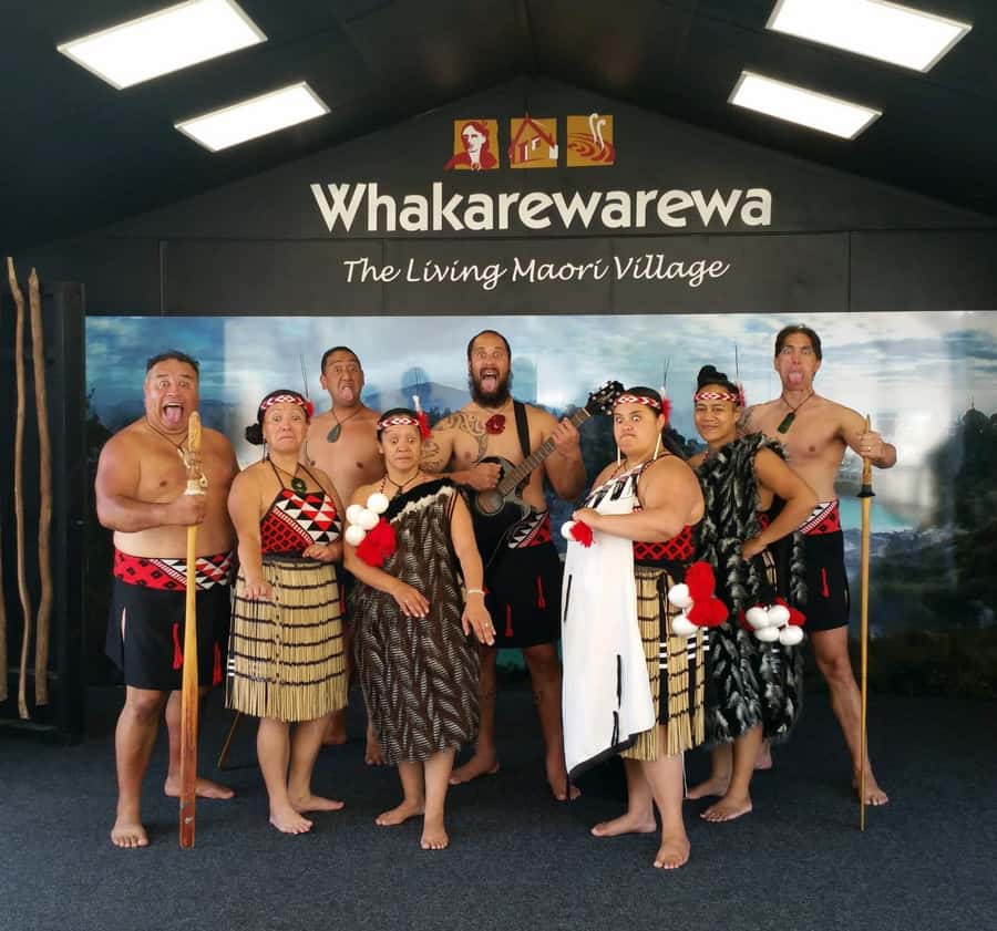 Auckland: Rotorua Living Maori Village Tour w/ Haka & Lunch - The Rotorua drive afterward: Government Gardens, Lake Rotorua, Sulphur Point, and more