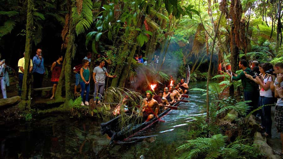 Auckland: Rotorua Māori Cultural & Geothermal Tour & Lunch - The pace of a 13-hour day, and how to make it feel comfortable