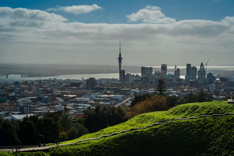 Auckland Scenic Half-Day City Sightseeing Tour - How the 4 hours stay fun instead of chaotic