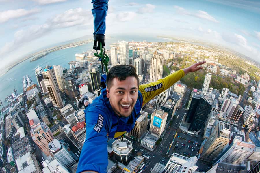 Auckland: SkyJump with Sky Tower Entry Ticket - The descent: 85 km/h, 11 seconds, and a landing that feels controlled