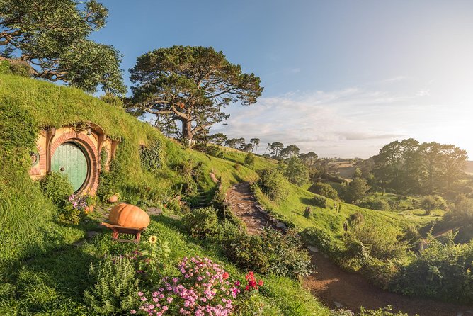 Auckland to Rotorua via Hobbiton Small Group Tour (One Way) - The drive through Tirau, Corrugated Iron Capital of the World