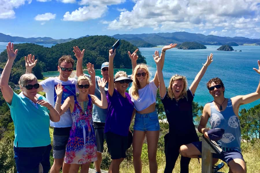 Bay of Islands: 4.5 Hour Day Cruise and Island Getaway Tour - Cruising 144 islands: where the skipper turns a route into a story