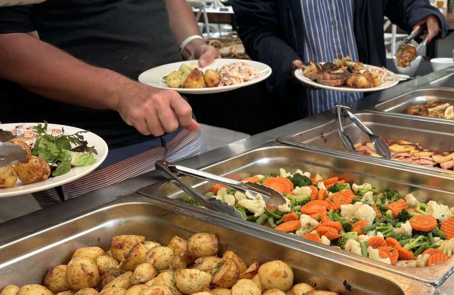 Bay of Islands: Discover the Bay Cruise with Island Lunch - Hole in the Rock: why it is the moment you remember