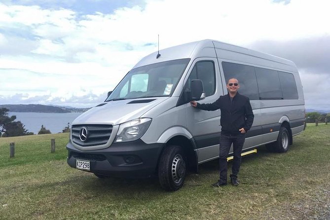 Bay of Islands Glow Worm Caves & Scenic Shore Excursion - Makana Chocolate Boutique tasting: what the included stop really means