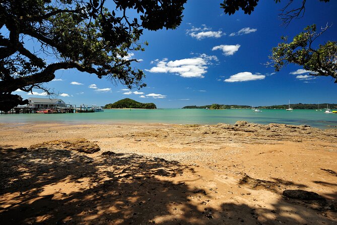 Bay of Islands Scenic Tour - Long Beach Road, Russell Wandering, and the Feet-in-the-Water Moment