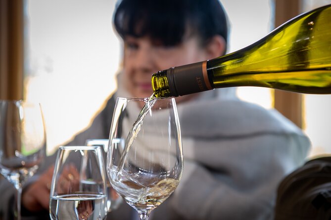 Beyond the Vines - Full-Day Marlborough Wine Tasting Tour - The 6-hour schedule, and where the 1.5-hour lunch slot fits