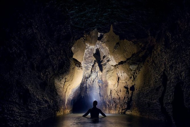 Black Abyss: Ultimate Waitomo Caving - Private Tour from Auckland - Lunch, snacks, and the little comforts that matter