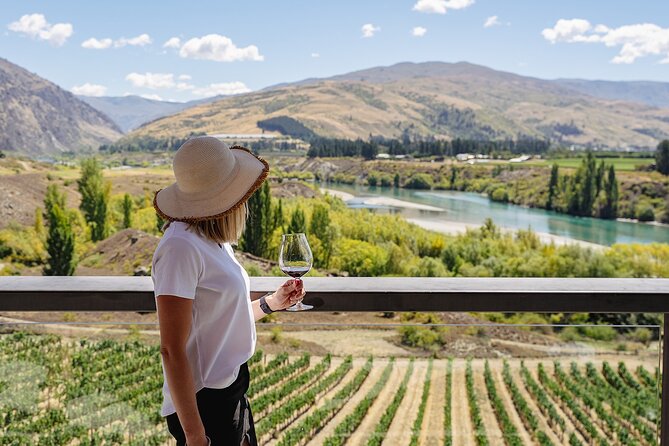 Boutique Wine Tour - visit Central Otago, 4 Wineries & Lunch - Gibbston Stop 1: First Tastings in the Wineries You Actually Came For