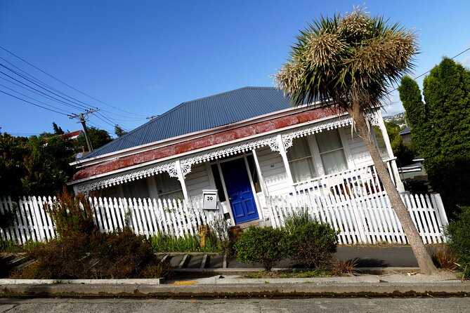 Castle, Coast & City Tour - 8 pax max - Castle Entrance Included - Smaills Beach: Rugged Coast Views on a Short Clock