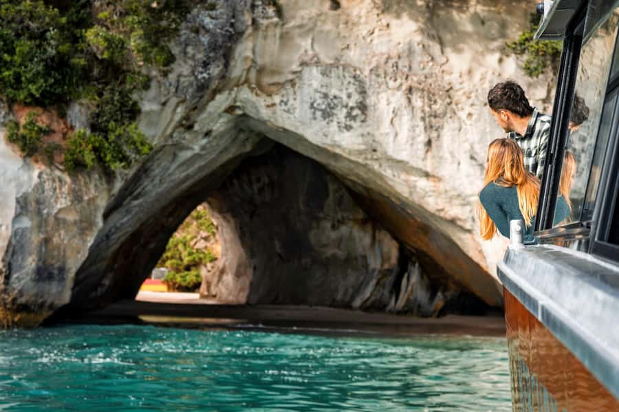 Cathedral Cove Coast and Cave Tour - Cruising the volcanic coast: what you should watch for