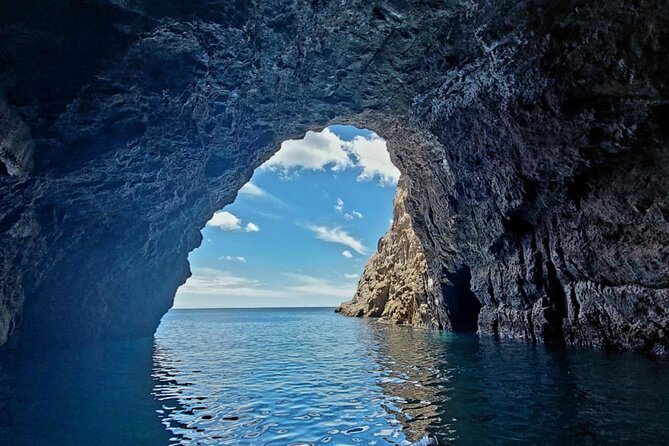 Cathedral Cove Scenic Cruises Whitianga - Cathedral Cove and the dramatic Coromandel shoreline