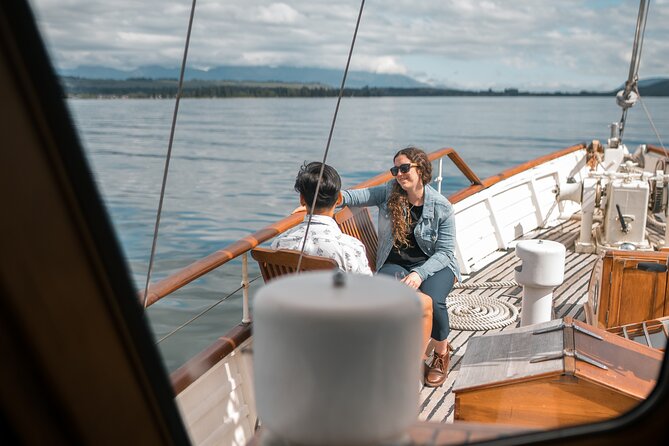Champagne Sightseeing Cruise on Lake Te Anau - Champagne, Tea, Beer, and Canapés: What’s Actually Included