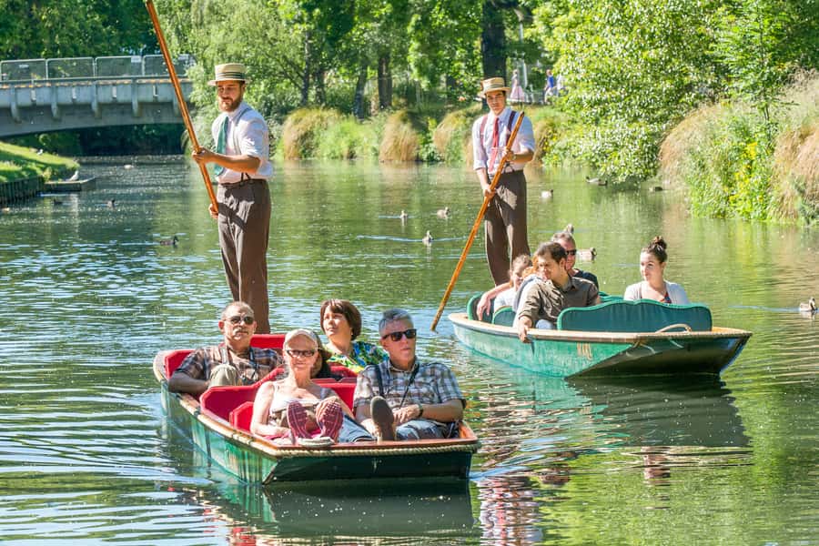 Christchurch: Gondola Ticket and Punt Ride on the Avon River - Edwardian Punt on the Avon River, 30 Minutes of Slow Scenery
