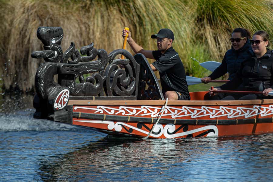 Christchurch: Waka Paddling Experience on the Avon River - The 1-hour paddling flow: effort, comfort, and what you should expect