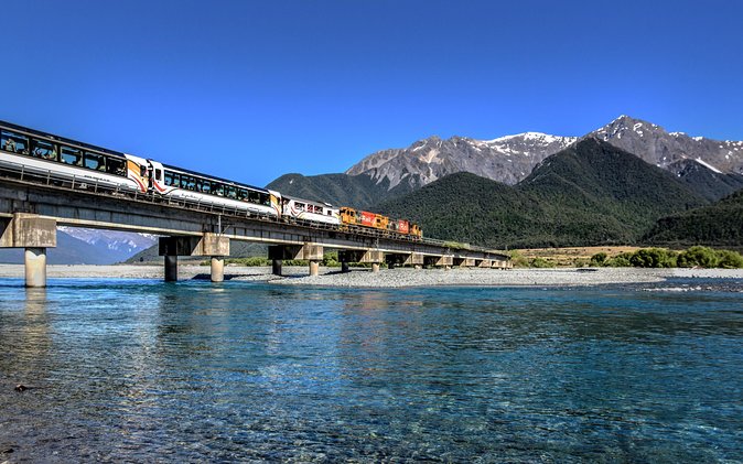 Coastal Pacific Train Journey from Christchurch to Picton - Small-group feel: service, seating choices, and timing tricks